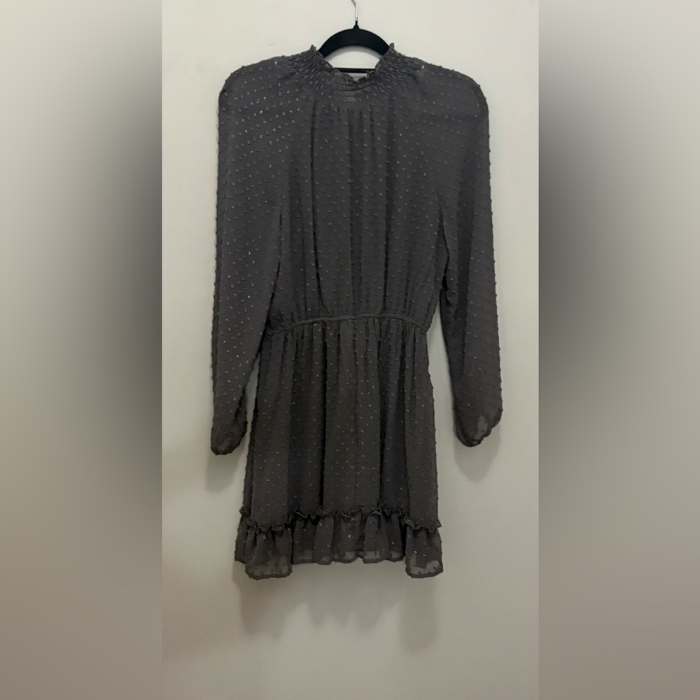 Elegant Gray Long-Sleeve Dress​